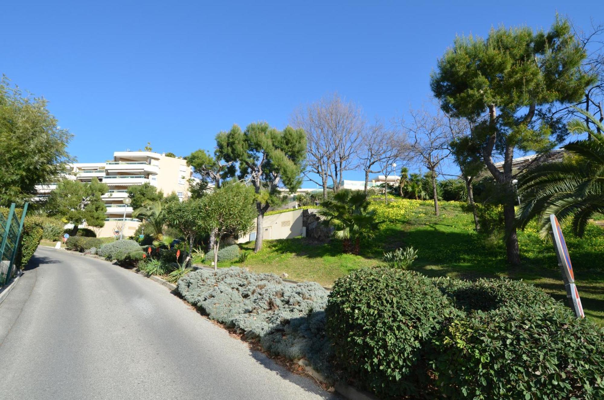 Plein Ciel - 5 Personnes Avec Piscine Sur La Corniche Fleurie A * Nizza